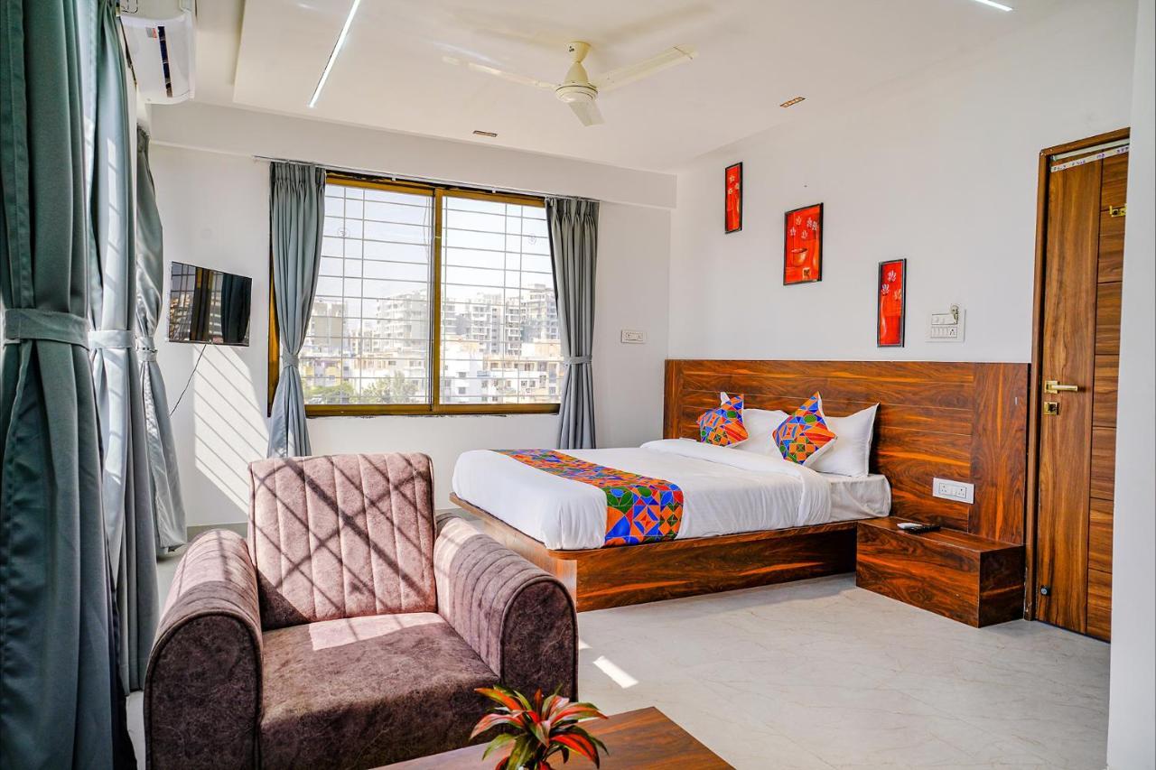 Fabhotel Crystal Inn - Nr Suvarndeep Chowk Pimpri-Chinchwad Екстер'єр фото